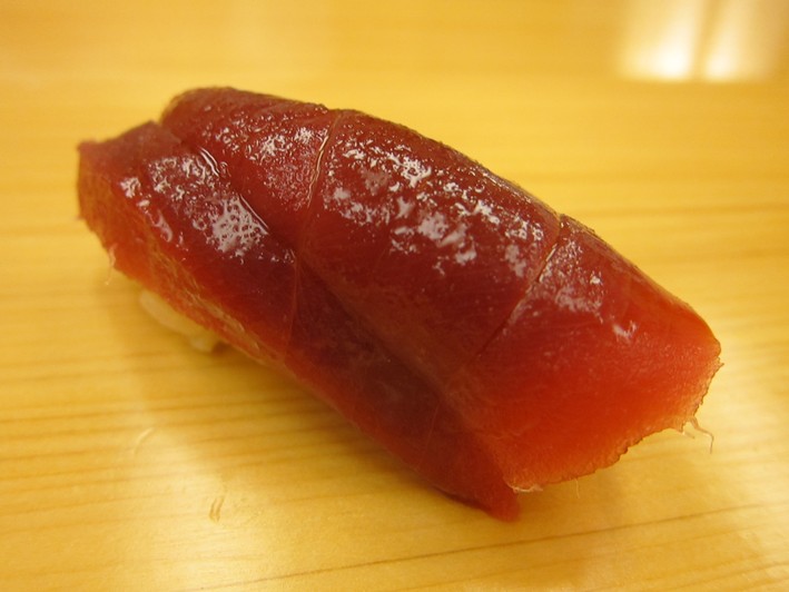 maguro tuna sushi