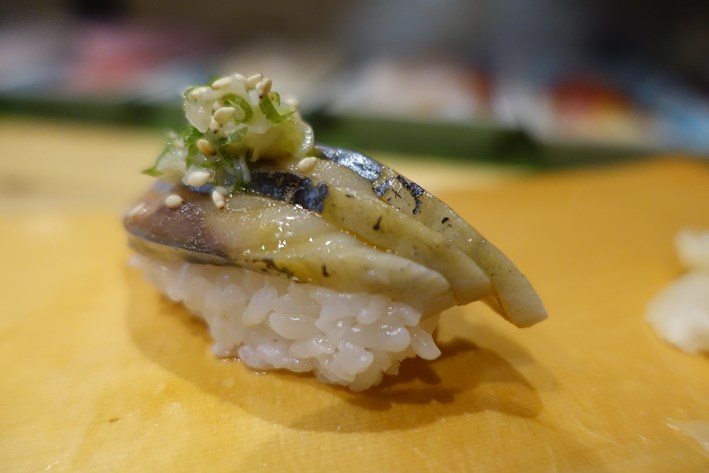 mackerel sushi