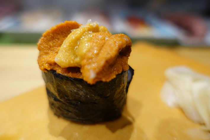 sea urchin roll