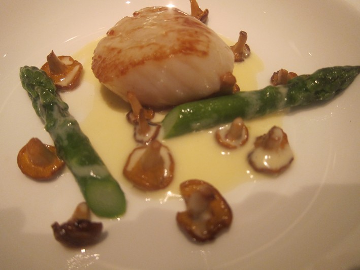 scallop and asparagus