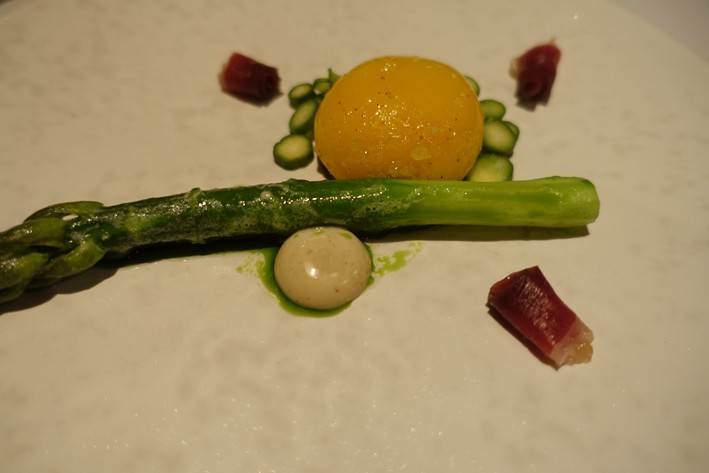asparagus and egg
