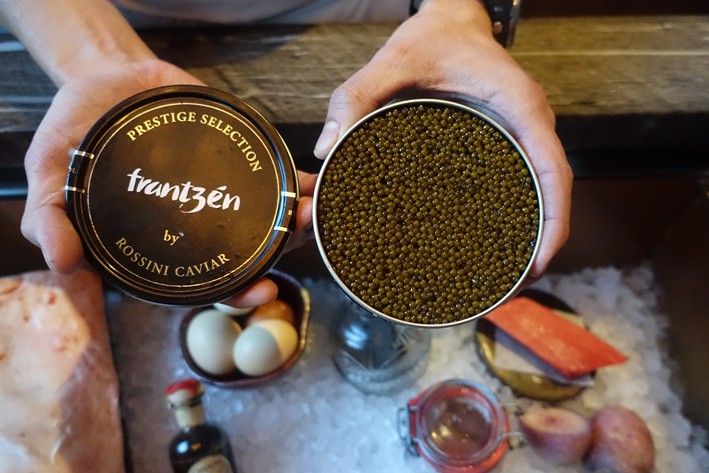 caviar tin