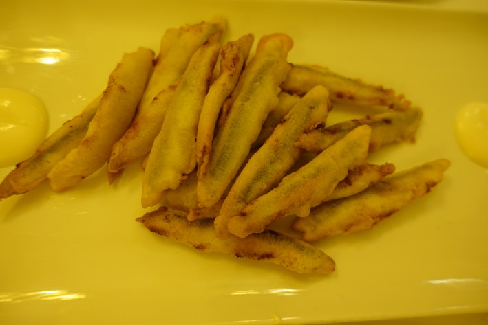 fried anchovies