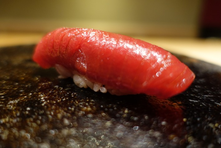 akami tuna sushi
