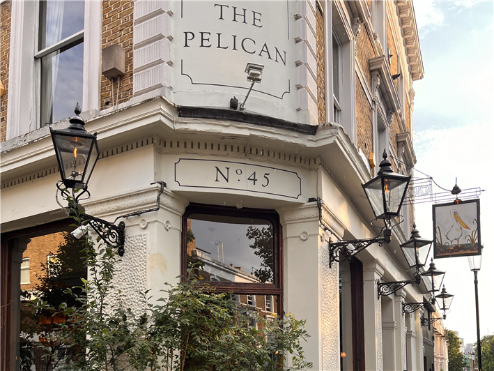 review of British pub restaurant The Pelican in Notting Hill by Andy