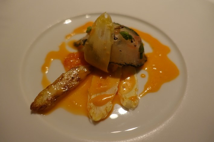 white asparagus and crab