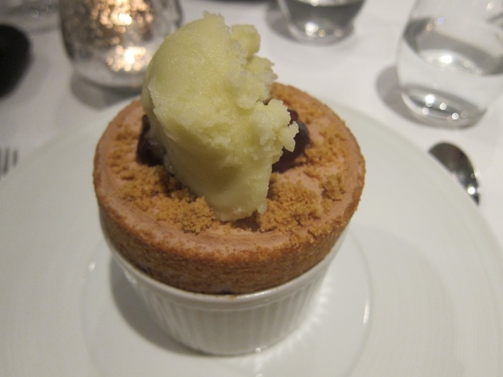 blackberry and apple crumble souffle