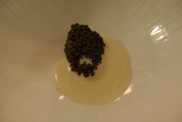 Beluga caviar with cream
