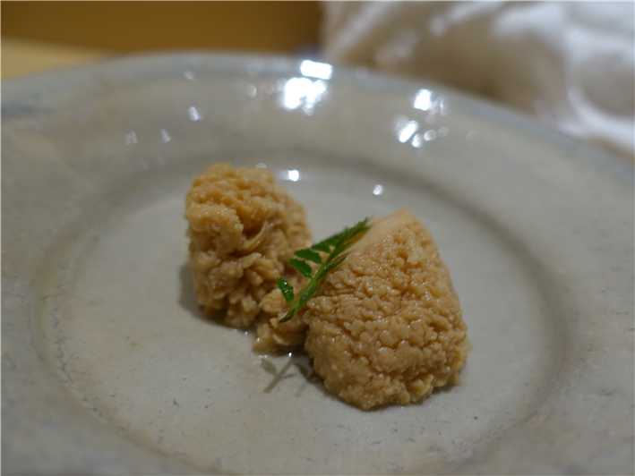 review of Japanese sushi restaurant Sushi Saito in Tokyo by Andy Hayler ...