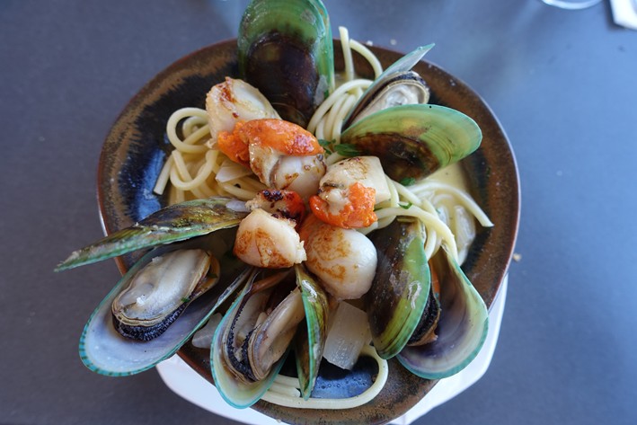 scallops and green-lipped mussels