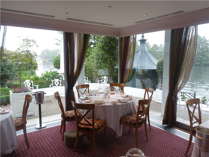 review of Bray British restaurant The Waterside Inn by Andy Hayler